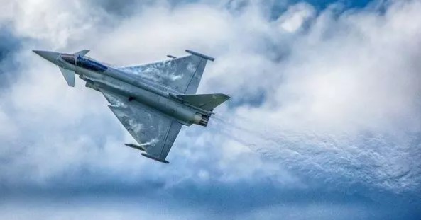 Foto - Türkiye almak üzere! Hangisi daha güçlü? F-16 mı yoksa Eurofighter mı?