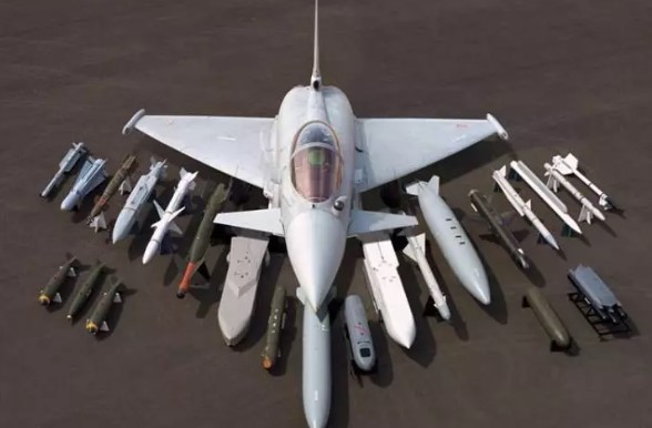 Foto - Türkiye almak üzere! Hangisi daha güçlü? F-16 mı yoksa Eurofighter mı?
