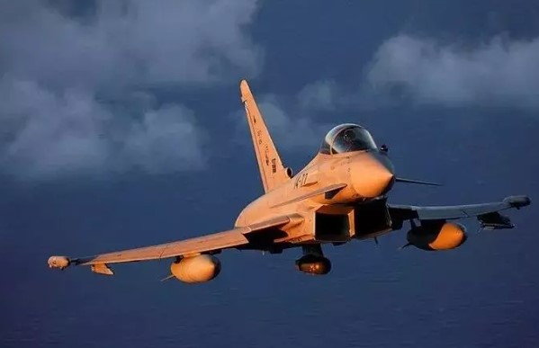 Foto - Türkiye almak üzere! Hangisi daha güçlü? F-16 mı yoksa Eurofighter mı?