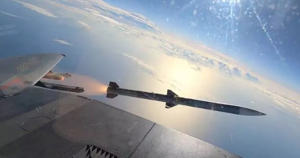 Foto - Türkiye almak üzere! Hangisi daha güçlü? F-16 mı yoksa Eurofighter mı?