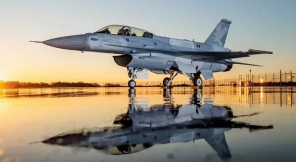 Foto - Türkiye almak üzere! Hangisi daha güçlü? F-16 mı yoksa Eurofighter mı?