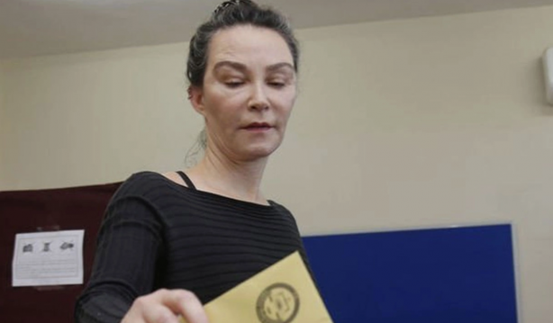 Foto - Türkiye Aslı Baykal’ın sözlerini konuşuyor! "Herkes Berat Albayrak’a teşekkür etmeli"