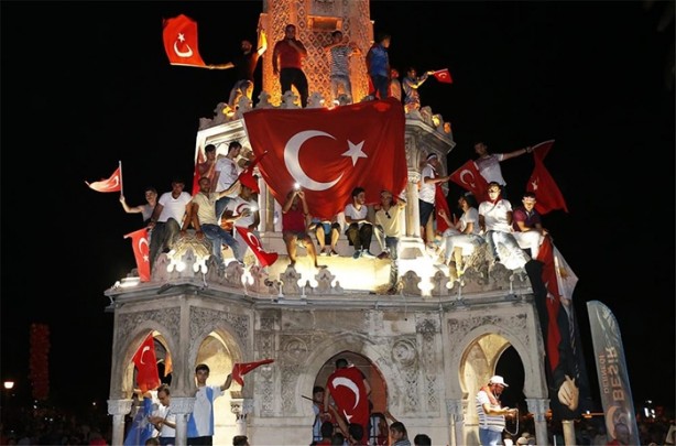 Foto - Türkiye Başkan'dan gelecek ikinci bir emre kadar meydanlarda!