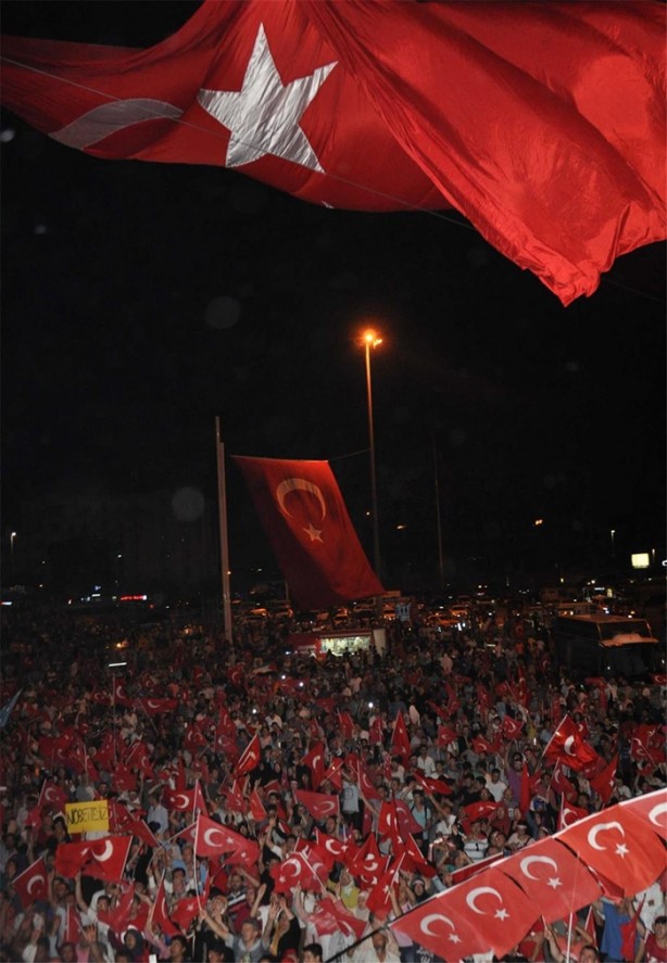 Foto - Türkiye Başkan'dan gelecek ikinci bir emre kadar meydanlarda!