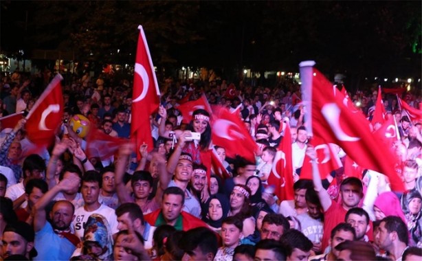 Foto - Türkiye Başkan'dan gelecek ikinci bir emre kadar meydanlarda!