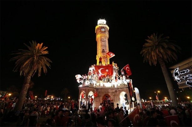 Foto - Türkiye Başkan'dan gelecek ikinci bir emre kadar meydanlarda!