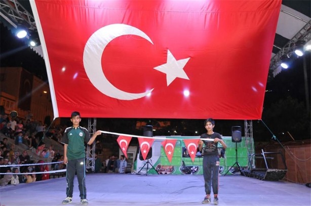 Foto - Türkiye Başkan'dan gelecek ikinci bir emre kadar meydanlarda!