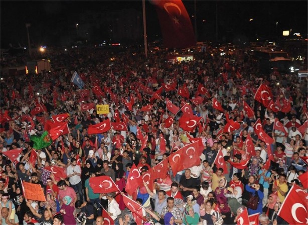 Foto - Türkiye Başkan'dan gelecek ikinci bir emre kadar meydanlarda!