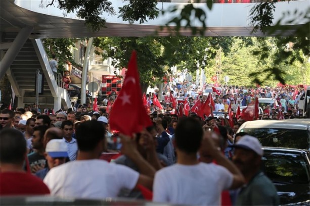 Foto - Türkiye Başkan'dan gelecek ikinci bir emre kadar meydanlarda!