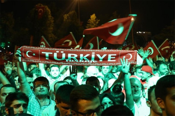 Foto - Türkiye Başkan'dan gelecek ikinci bir emre kadar meydanlarda!