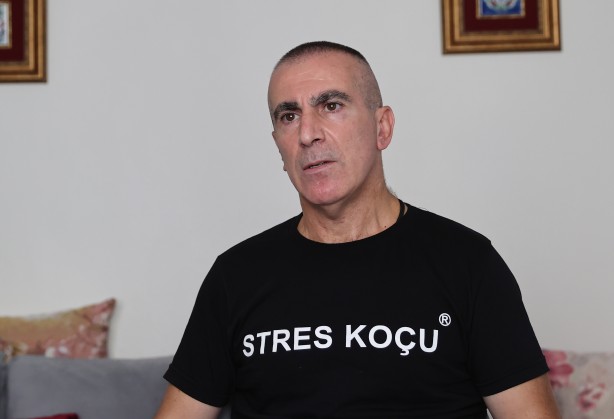 Foto - Türkiye bu adamı konuşuyor! Ekmek parasını dayak yiyerek çıkarıyor