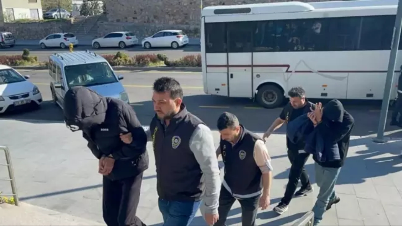 Foto - Türkiye, bu "jigolo" operasyonunu konuşuyor! Bakın o şerefsizliğin arkasından kim çıktı