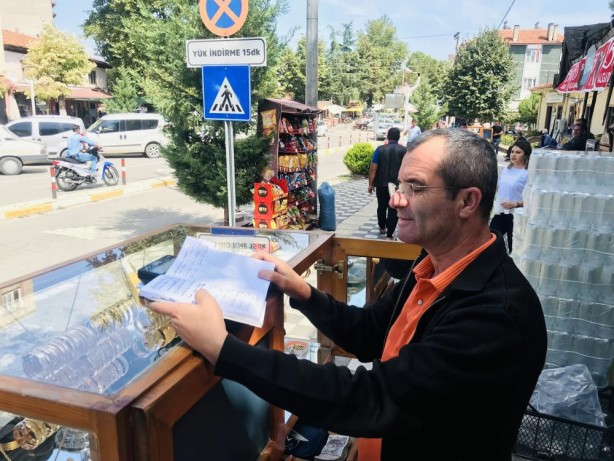 Foto - Türkiye bu kuyumcuyu konuşuyor! Simit satar gibi altın satıyor