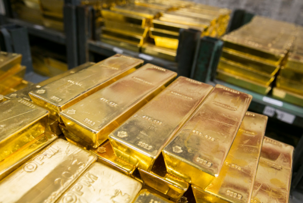 Türkiye çılgınlar gibi altın topluyor! O ülkeden tonlarca altın alındı