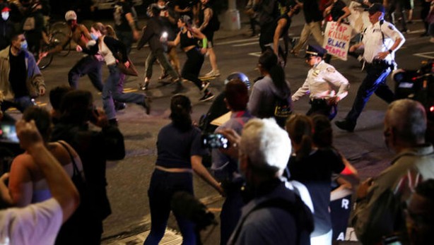 Foto - Türkiye çok kez uyarmıştı! Trump olaylar patlak verince 'terör örgütü' ilan etti