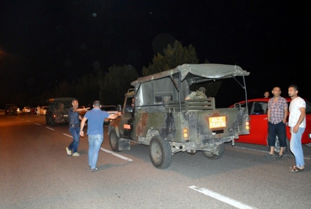Foto - Türkiye darbeye karşı durdu!