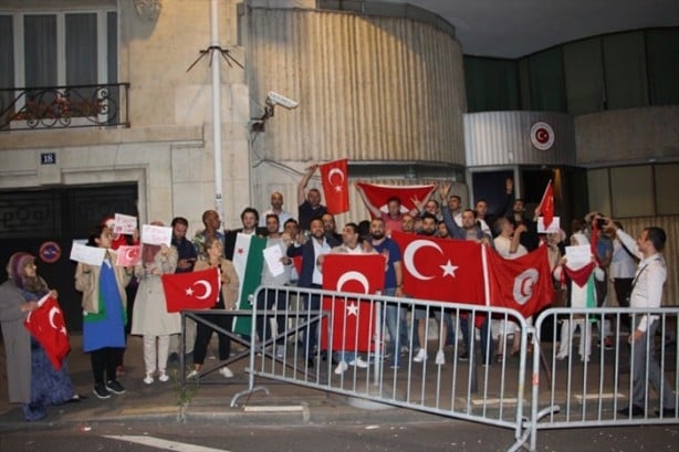 Foto - Türkiye darbeye karşı durdu!