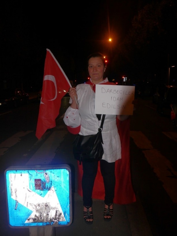 Foto - Türkiye darbeye karşı durdu!