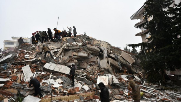 Foto - Türkiye deprem felaketini yaşıyor! Tarkan, Cem Yılmaz, Engin Altan Düzyatan ve Burak Özçivit'ten paylaşım