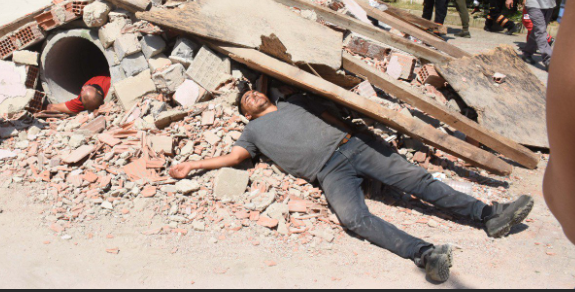 Foto - Türkiye depremi sonrası İran apar topar harekete geçti! İHA'lar ve uçaklar havalandı