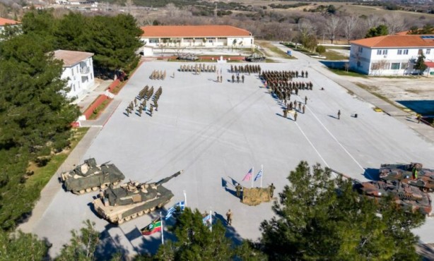 Foto - Türkiye depremle boğuşurken iki ülkeden sinsi adım! Helikopterler havalandı, tanklar ilerlemeye başladı