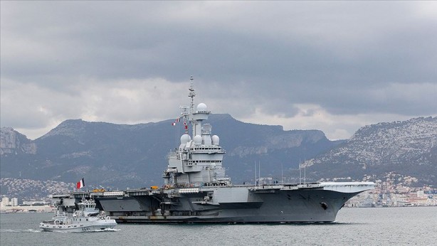 Foto - Türkiye'ye karşı sinsi adım! İşgal hazırlıkları mı? 2 Avrupa ülkesi Yunanistan'a dünyanın en büyük savaş gemilerini yolladı