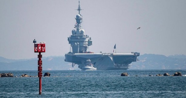 Foto - Türkiye'ye karşı sinsi adım! İşgal hazırlıkları mı? 2 Avrupa ülkesi Yunanistan'a dünyanın en büyük savaş gemilerini yolladı