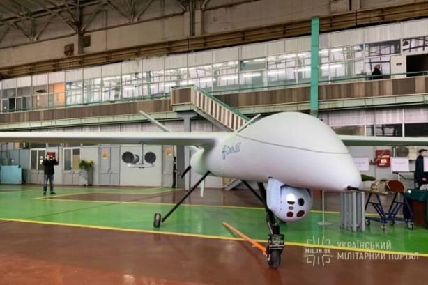 Foto - Türkiye destek vermişti! Yeni SİHA'larını görücüye çıkardılar