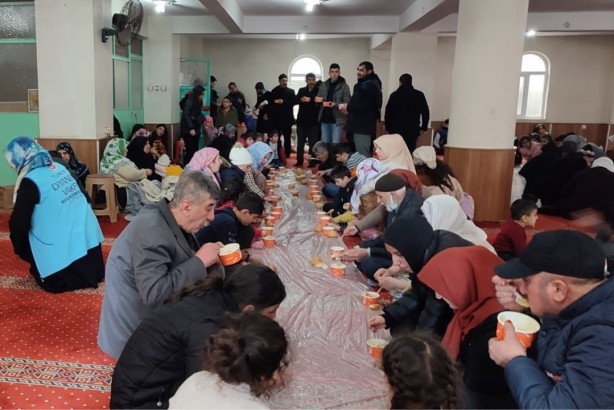 Foto - Türkiye Diyanet Vakfı’ndan deprem bölgelerine destek artarak devam ediyor