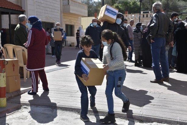 Foto - Türkiye Diyanet Vakfı'ndan Lübnan'da 7 bin aileye gıda ve kıyafet yardımı