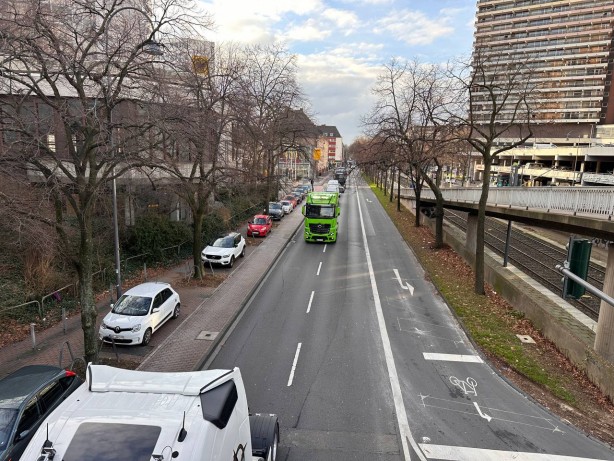 Foto - Türkiye düşmanı Cem, Almanya'yı batırdı! Binlerce kişi sokağa indi! Görüntüler tam bomba
