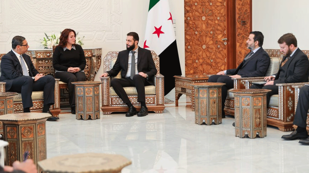 Foto - Türkiye düşmanlarıyla bir araya gelen Suriye Cumhurbaşkanı Ahmed Şara'dan olay tavır