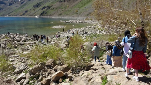 Foto - Türkiye ekonomisi için büyük müjde! Nemrut Gölü'ne gelen profesör bombayı patlattı