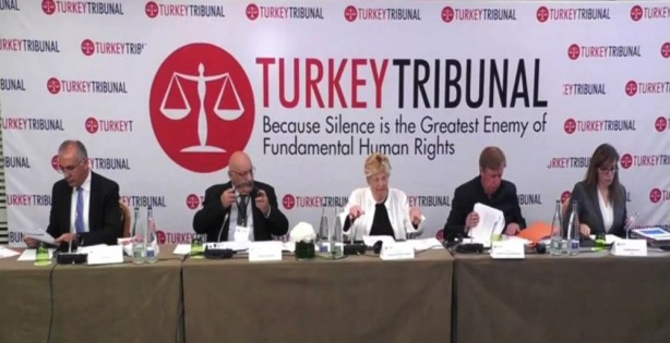 Foto - Türkiye enkazla uğraşırken Fetullahçı teröristler Lahey'e gitti: Türkiye'yi yargılayın
