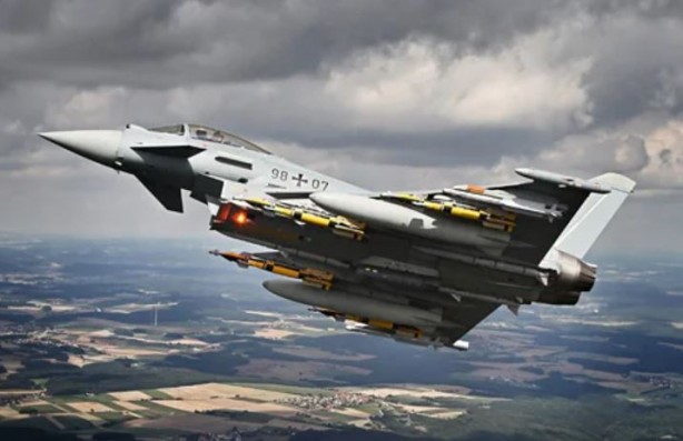 Foto - Türkiye F-16'lardan neden vazgeçti? Eurofighter savaş uçağının avantajları neler?