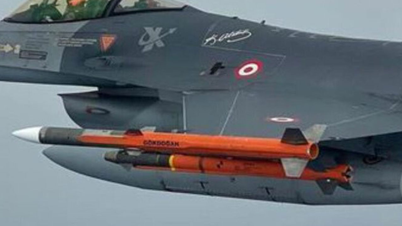 Foto - ''Türkiye füzeyi ateşledi! Acilen İHA almalıyız' diyerek duyurdular