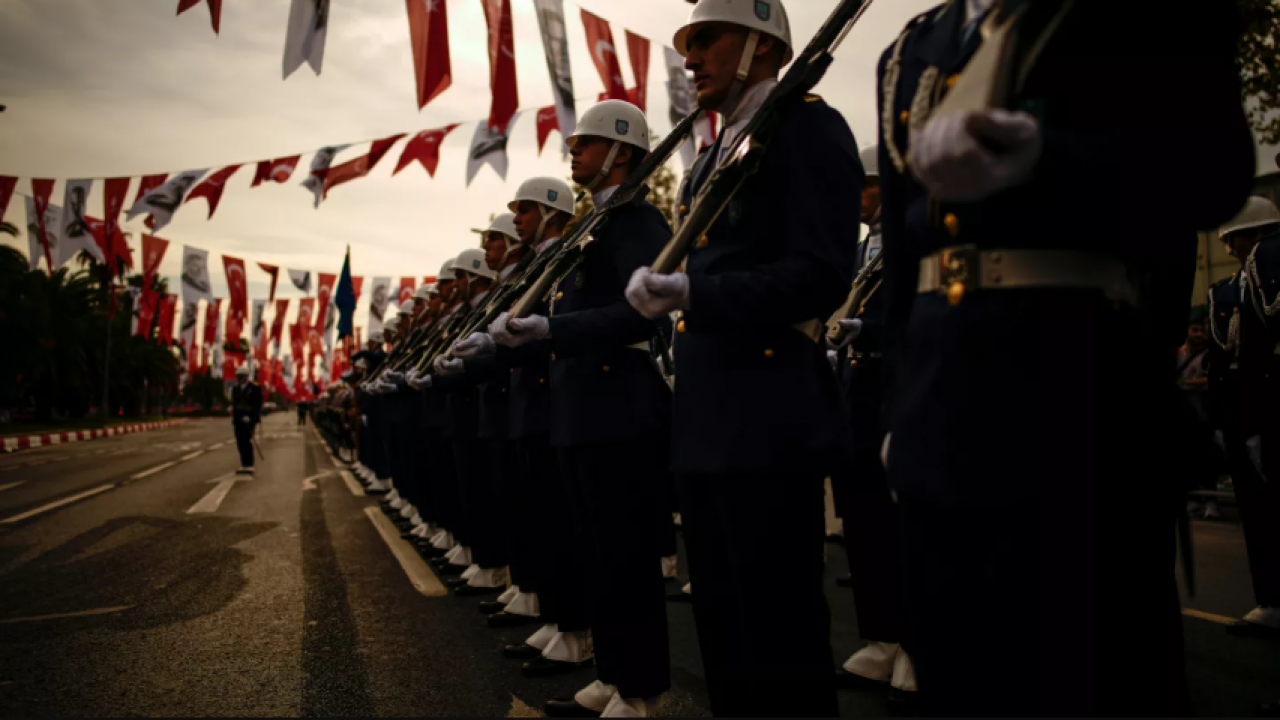 Türkiye gelişmesini dünyaya ilan ettiler: 150 milyar euroluk savunma programı için talep aldık