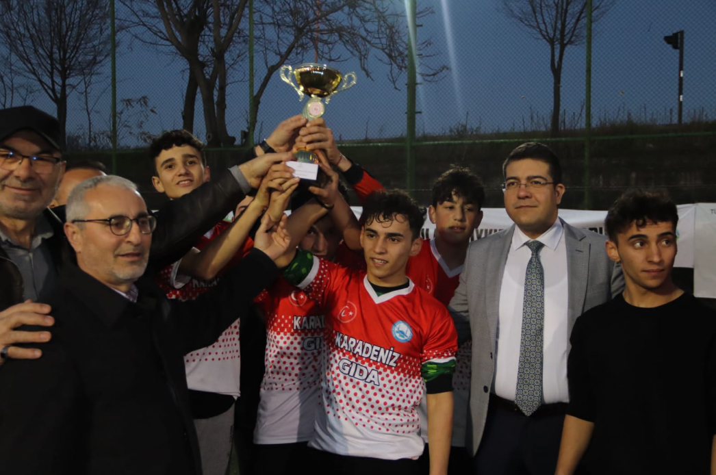 Foto - Türkiye Gençlik Vakfı (TÜGVA) Giresun’dan Gençlere İlham: Piraziz’deki Lise Turnuvası’nın Kazananı Belli Oldu