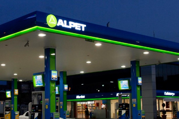 Foto - Türkiye genelinde 259 istasyonu bulunan Türk akaryakıt devi satıldı!