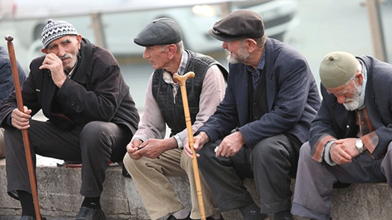 Foto - Türkiye giderek yaşlanıyor: Zirvede Karadeniz ili var!