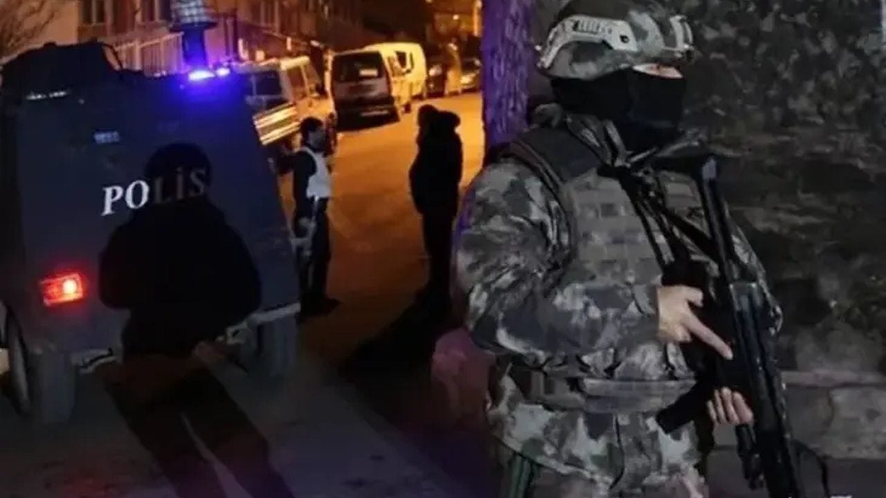 Foto - Türkiye güne dev operasyonla uyandı: 18 alçak kıskıvrak paketlendi