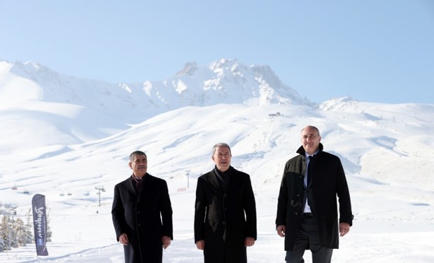 Foto - Türkiye-Gürcistan-Azerbaycan savunma bakanları bir araya geldi