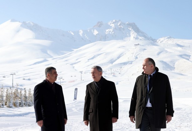 Foto - Türkiye-Gürcistan-Azerbaycan savunma bakanları bir araya geldi