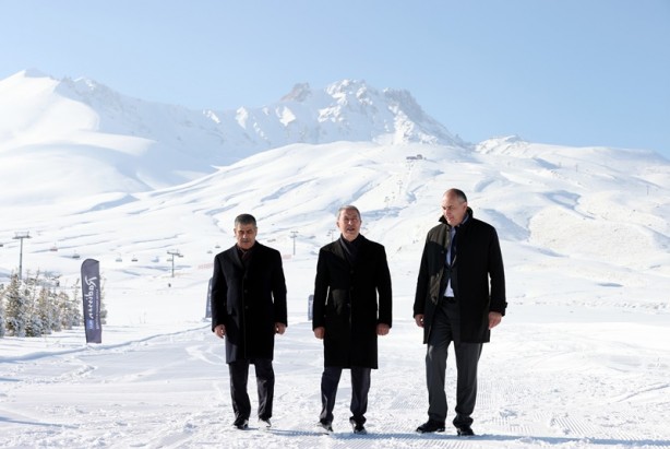 Foto - Türkiye-Gürcistan-Azerbaycan savunma bakanları bir araya geldi