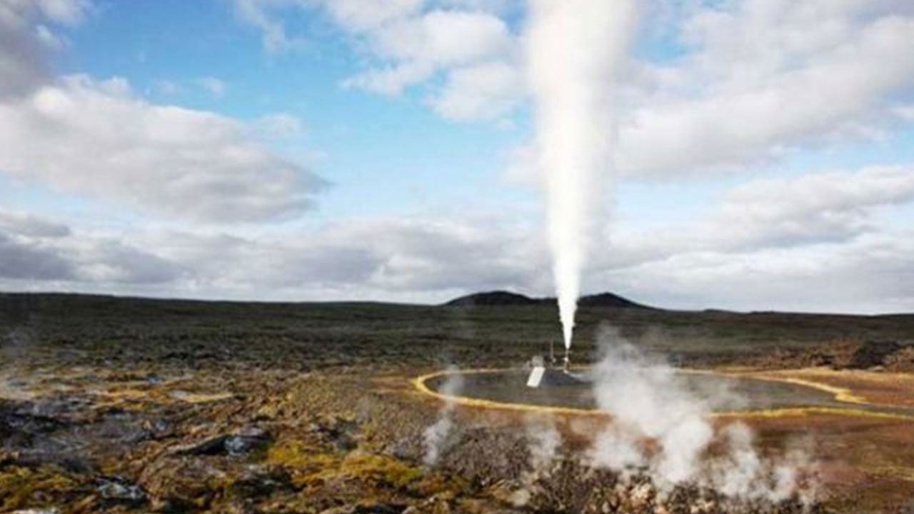 Foto - Türkiye hazinenin büyüğünü buldu! Kuyulardan feci şekilde fışkırıyor