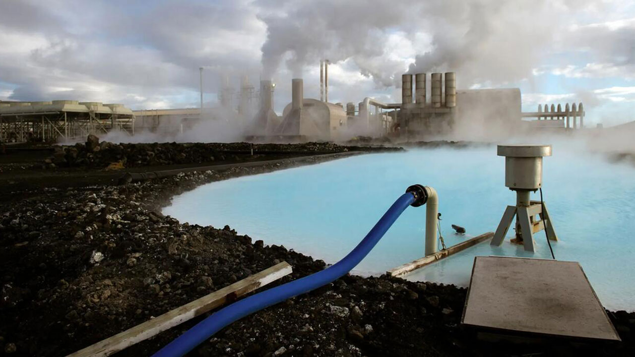 Türkiye hazinenin büyüğünü buldu! Kuyulardan feci şekilde fışkırıyor