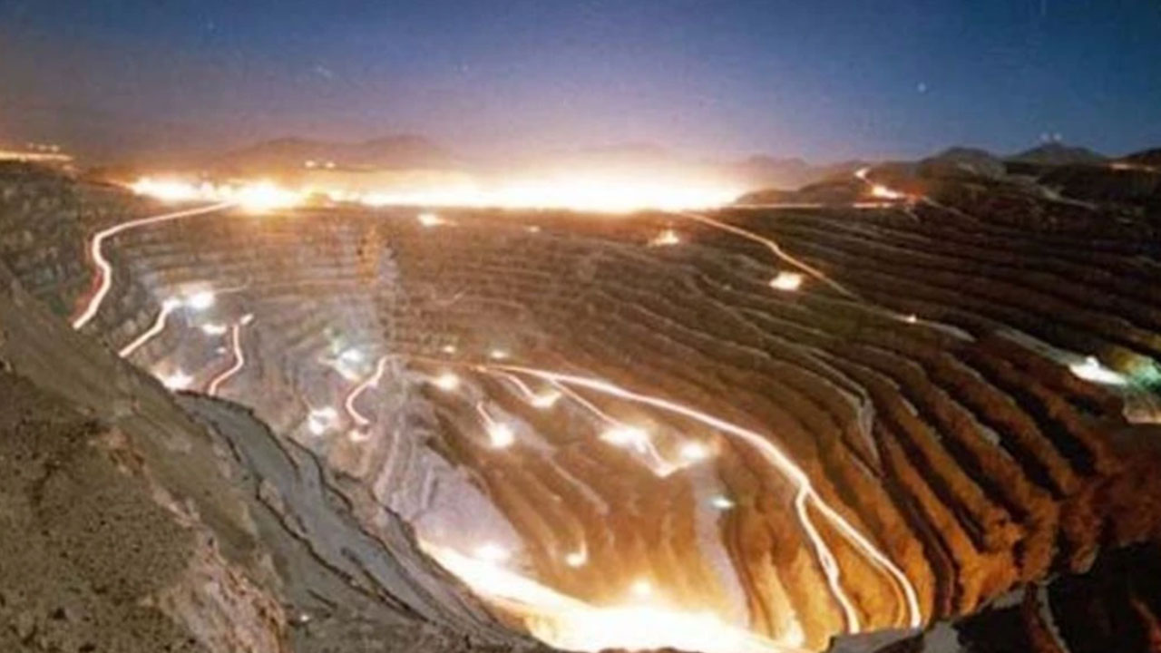 Foto - Türkiye hazinenin büyüğünü buldu! Kuyulardan feci şekilde fışkırıyor