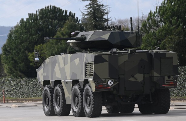 Foto - Türkiye için muhteşem gelişme! İlk kez görüntülenen yerli motorlu ilk 8x8 askeri aracı göreve hazır!