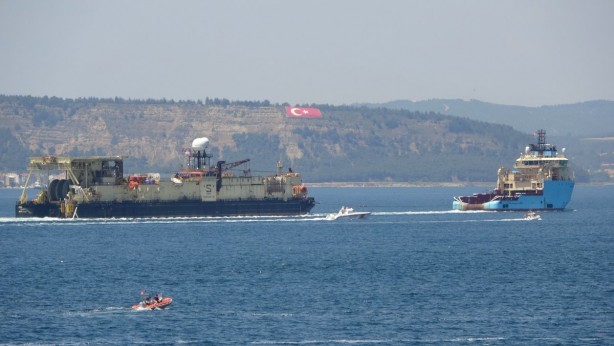 Foto - Türkiye için tarihi adımlar! Çanakkale'den geçti