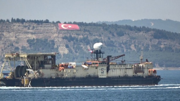 Foto - Türkiye için tarihi adımlar! Çanakkale'den geçti